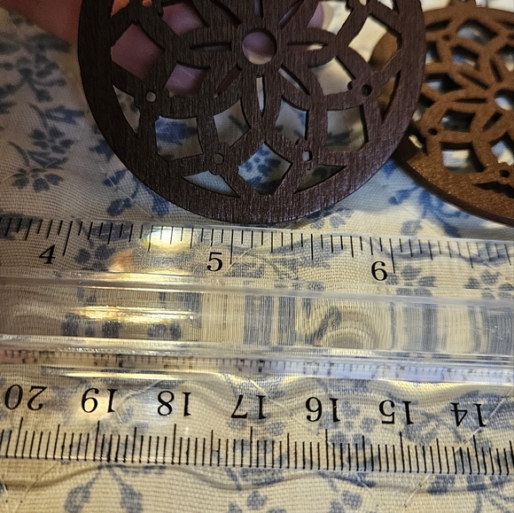 This listing is for a Beautiful pair of earrings. These earrings are great for a - Picture 8 of 13